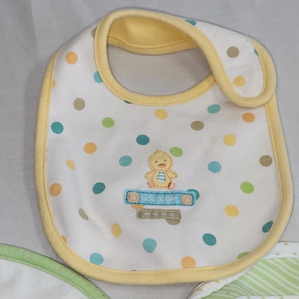 Carters Baby Bibs and Wash Cloths Set Kids OS Green Yellow Good 7pc Lot
